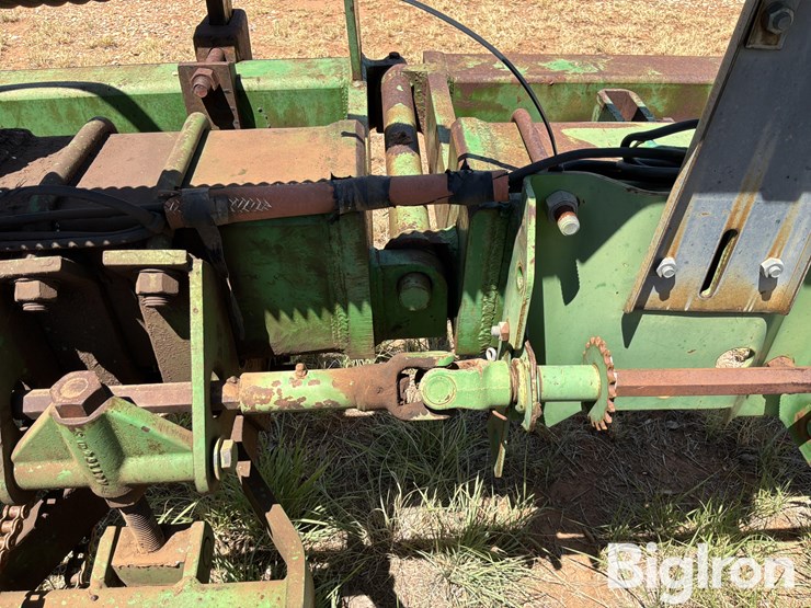 john-deere-7300-image-12