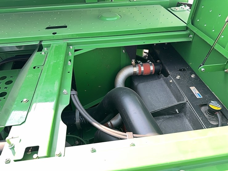2010-john-deere-9670-sts-image-85
