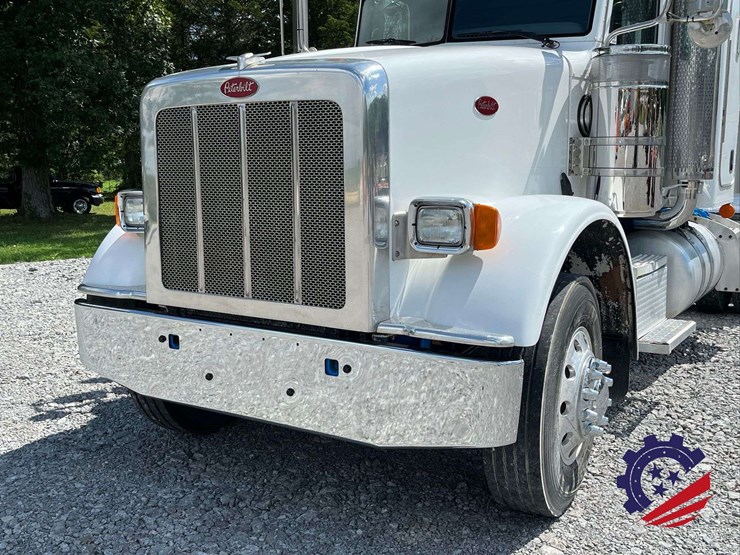 2013-peterbilt-367-image-17
