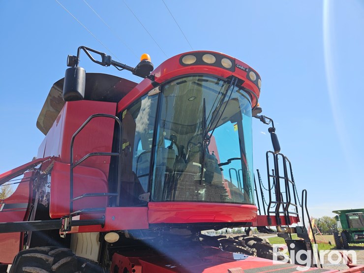 2007-case-ih-7010-image-17