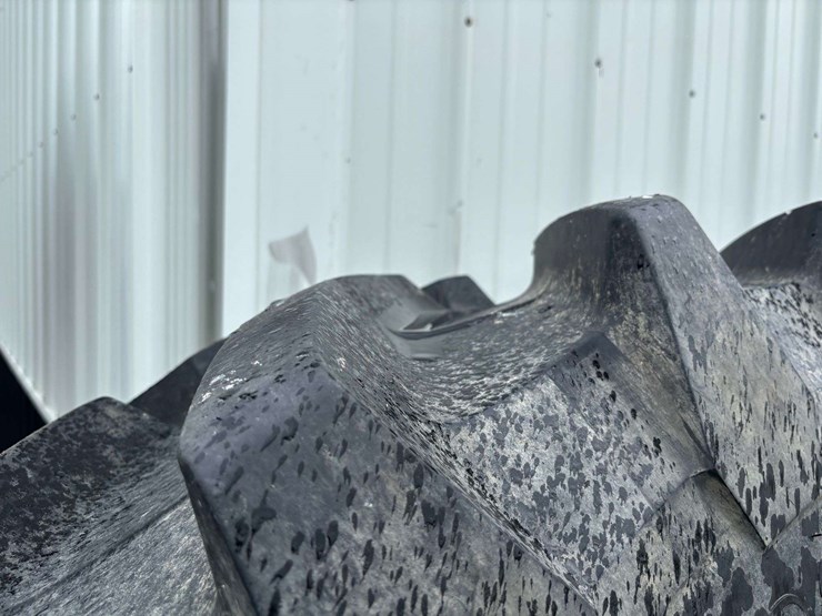 trelleborg-650/65-r38-tire-image-2
