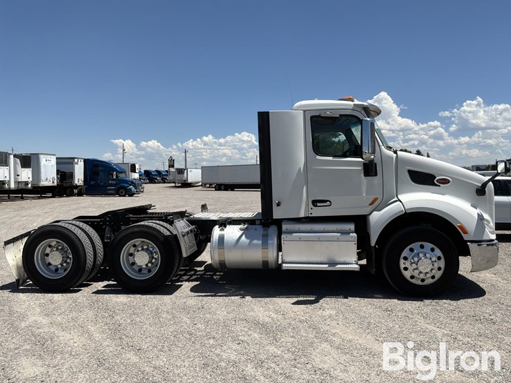 2015-peterbilt-579-image-4