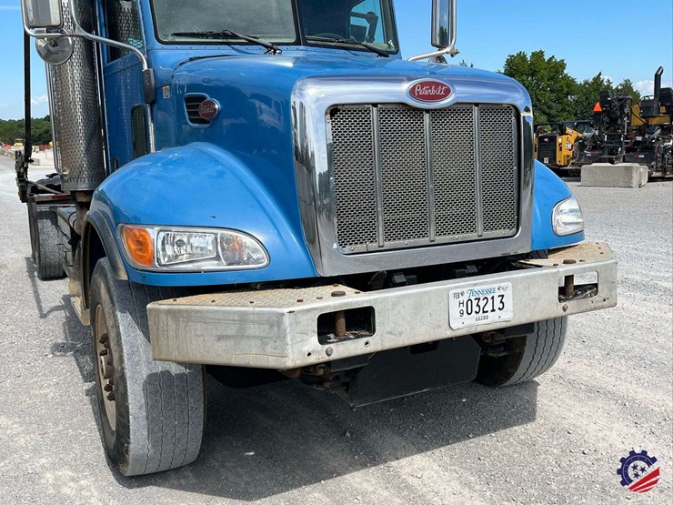 2008-peterbilt-340-image-15