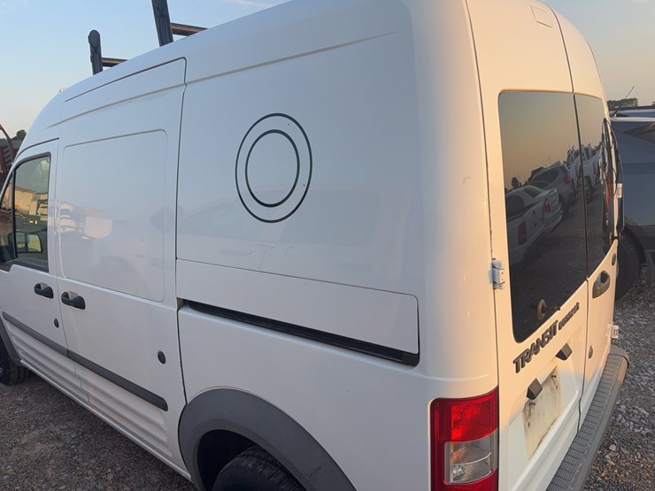 2010-ford-transit-connect-image-13
