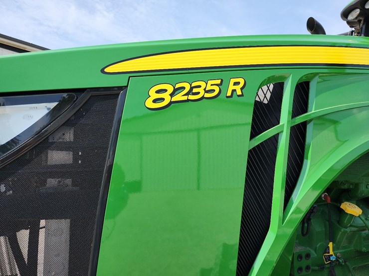 2013-john-deere-8235r-image-2