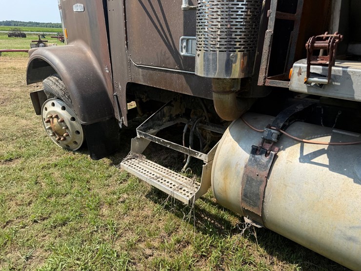 #52611-•-1985-freightliner-single-cab-t/a-fertilizer-truck-2fupysyb5fh254590-inv#52611-image-36