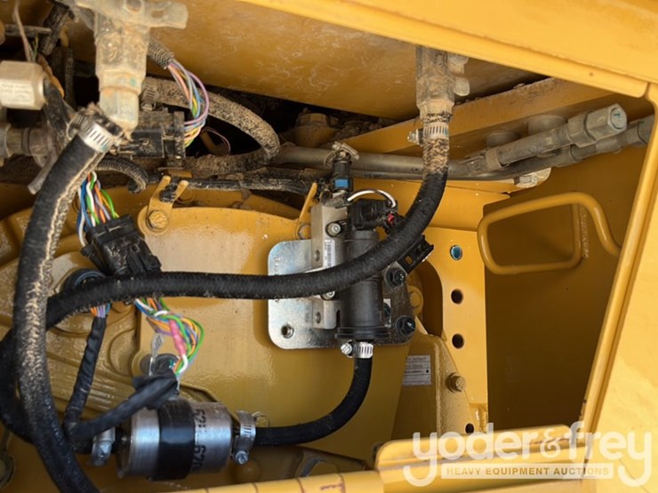 2018-caterpillar-d6n-lgp-image-40