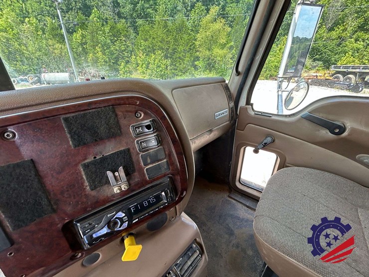 2007-mack-granite-cv713-image-84