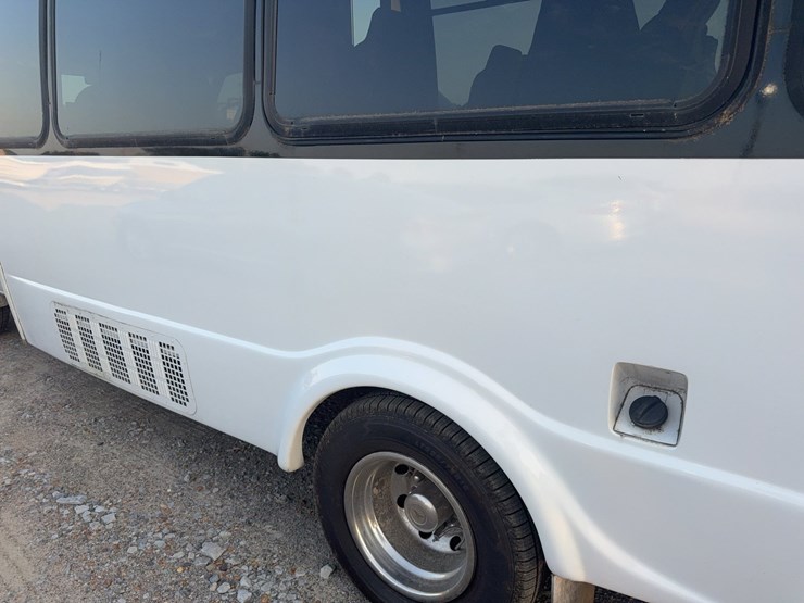 2006-ford-e450-image-15