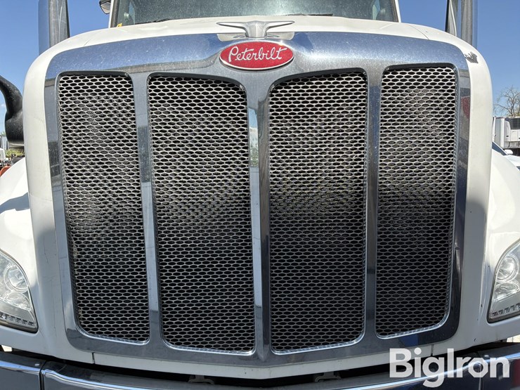 2015-peterbilt-579-image-9