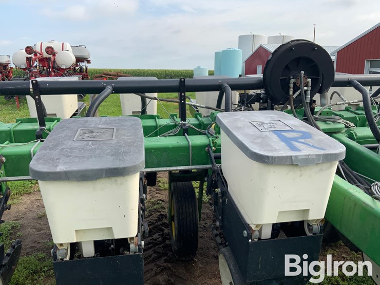 john-deere-7000-image-16