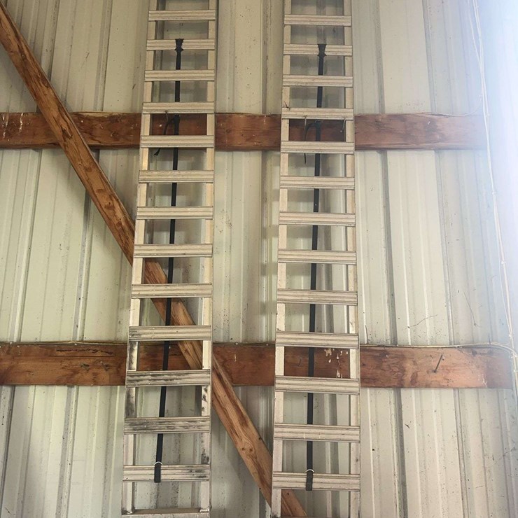 Pair of Heavy Duty Aluminum Loading Ramps with Straps
