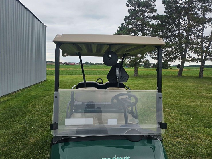 e-z-go-electric-golf-cart-image-2