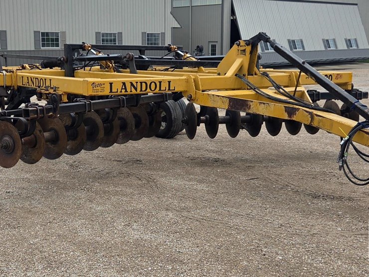 1996-landoll-2227-image-3