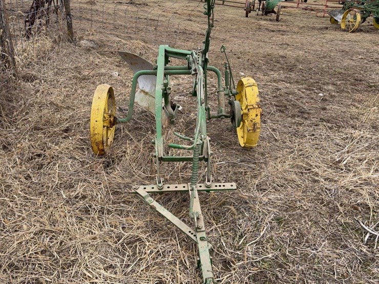 john-deere-one-bottom-plow-image-7