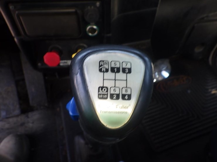 2004-peterbilt-378-image-37