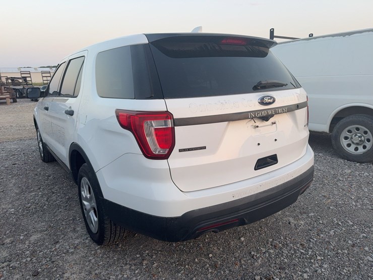 2017-ford-explorer-image-6