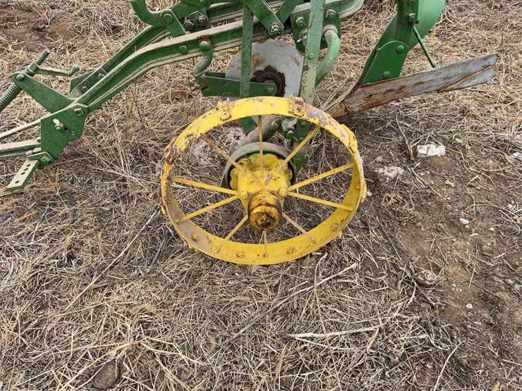 john-deere-one-bottom-plow-image-10