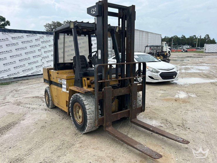 1992-caterpillar-vc110f-11,000lb-diesel-forklift-image-2