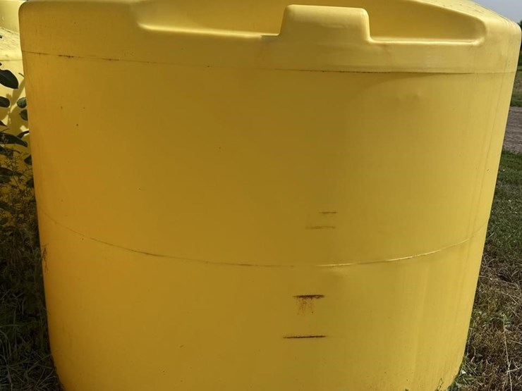 1600-gallon-fertilizer-tank-#2-8291-image-1