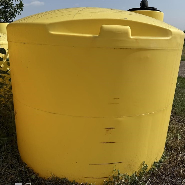 1600 GALLON FERTILIZER TANK #2 8291