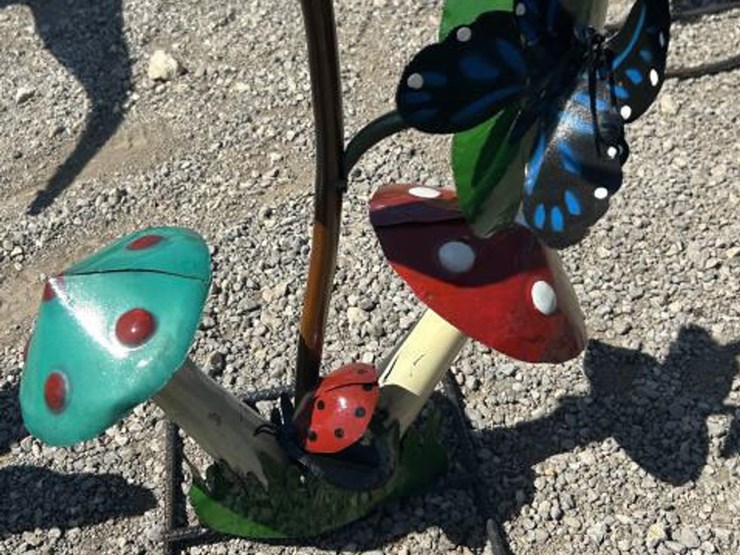 #134-•-metal-art---large-flower-w/-mushrooms,-butterfly-&-image-3