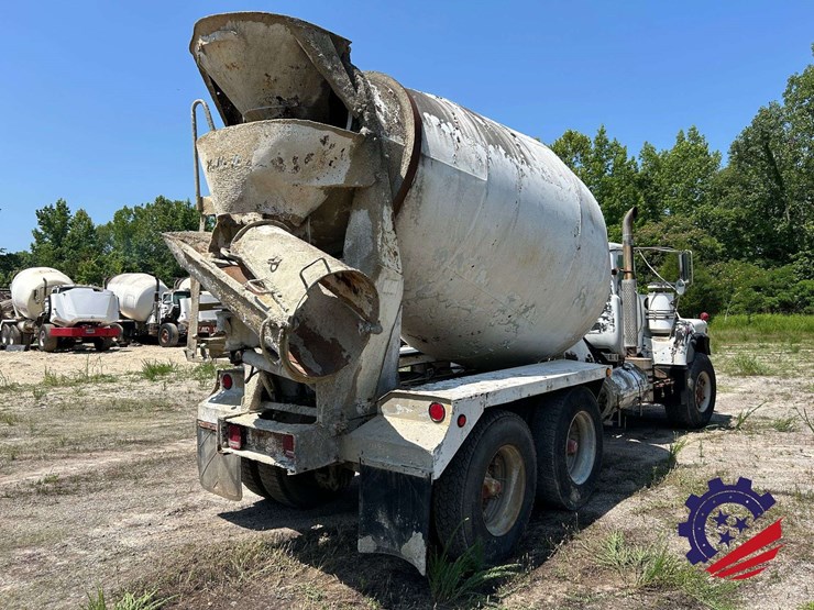 1992-mack-dm600gk-rear-discharge-concrete-mixer-truck-image-42