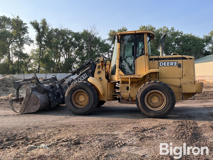1999-deere-tc44h-image-8