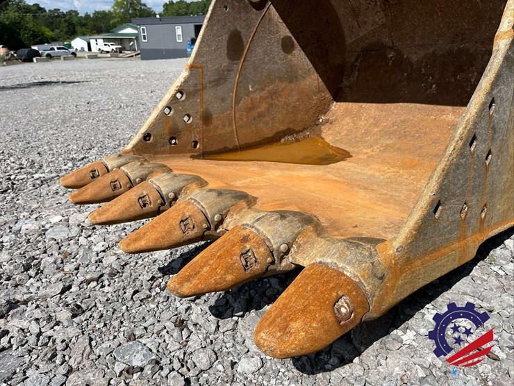 wb-54”-bucket-w/-teeth-image-6