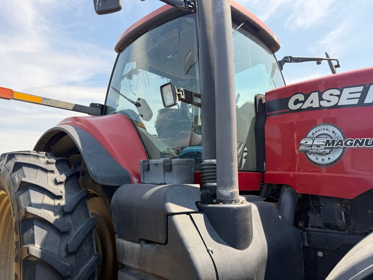 2014-case-ih-magnum-315-image-41