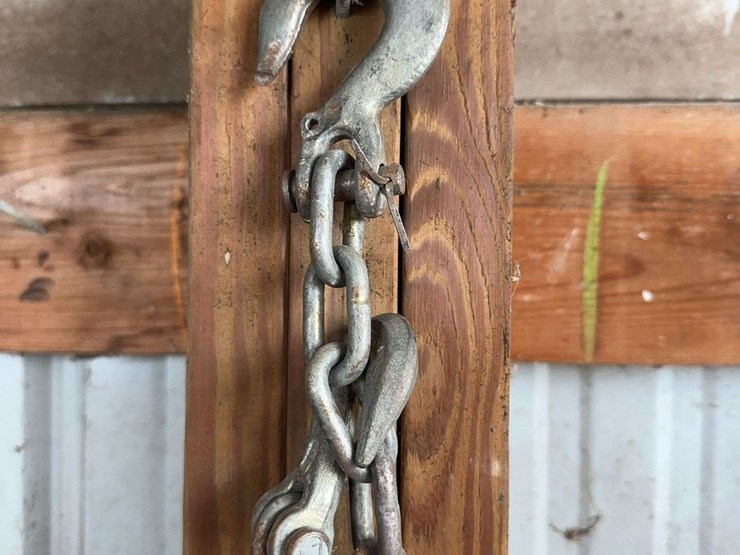 heavy-duty-steel-logging-tow-chains-with-forged-hooks-image-2