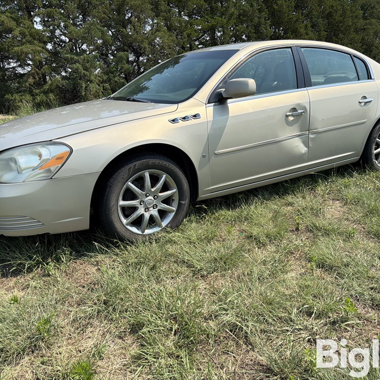 2007 Buick Lucerne CXL 4-Door Sedan