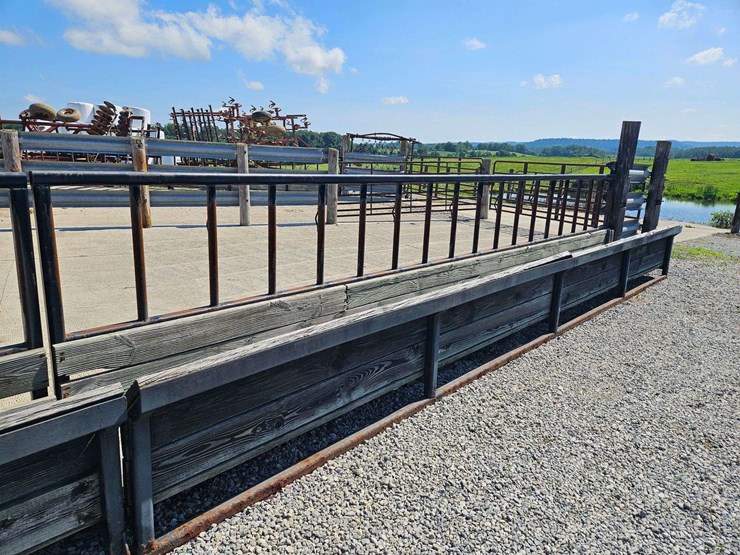 fence-line-feed-bunk-image-5