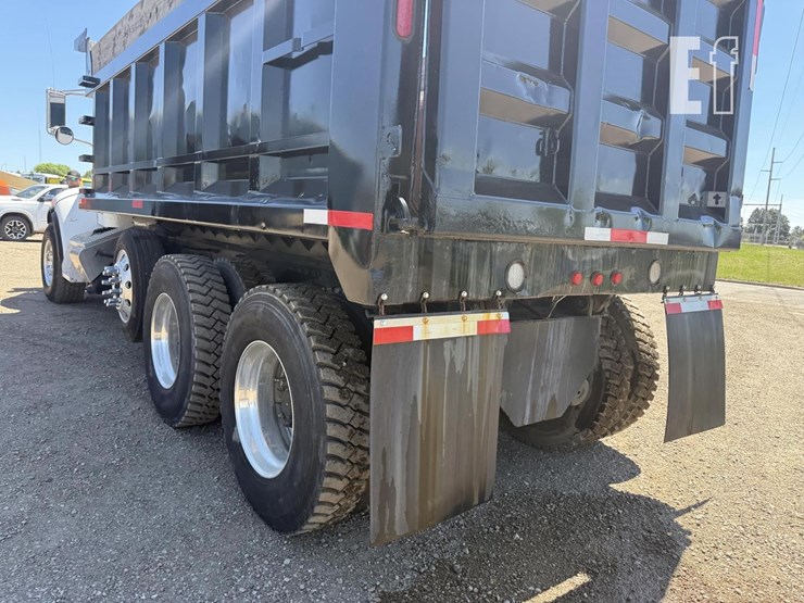 2005-peterbilt-335-image-50