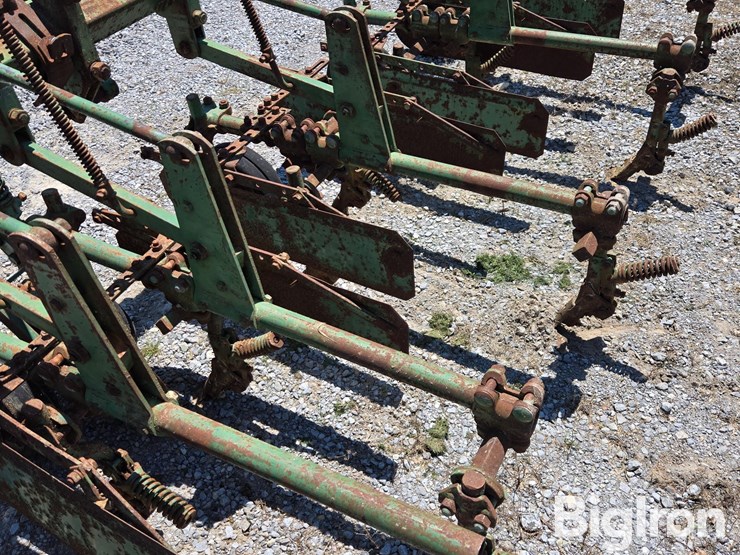 john-deere-6r30"-cultivator-image-14