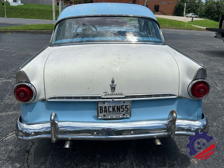 1955-ford-fairlane-club-sedan-image-4
