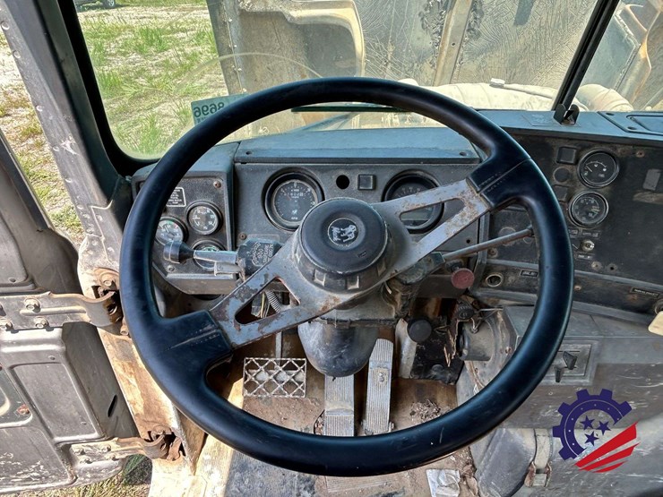1997-mack-dm-concrete-mixer-truck-image-90