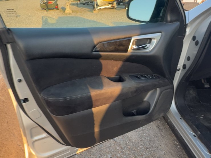 2016-nissan-pathfinder-image-29