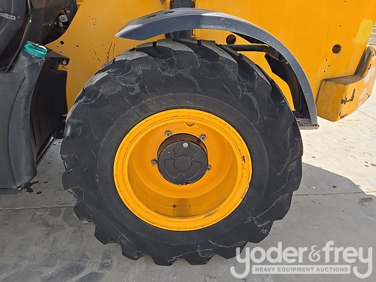 2017-jcb-510-56-image-11