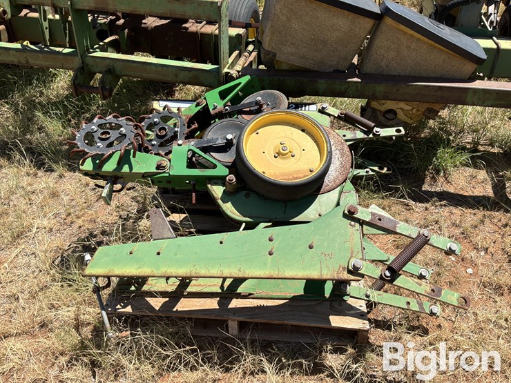 john-deere-7300-image-19