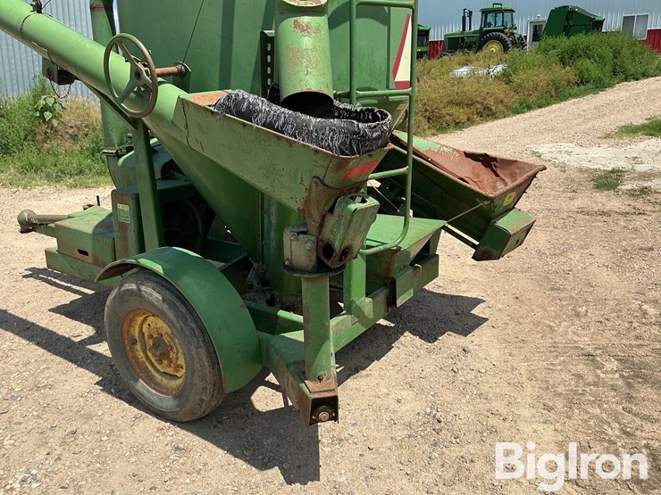 john-deere-400-image-9