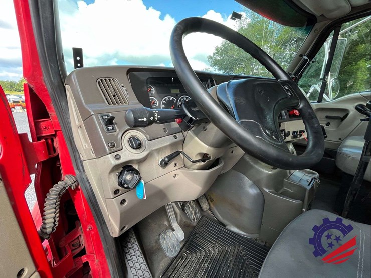 2007-sterling-l9500-image-71