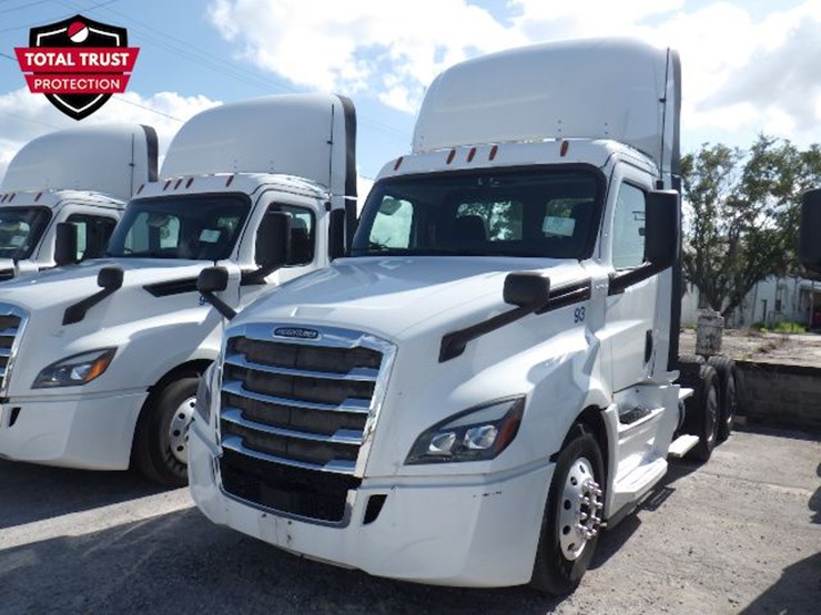 2019-freightliner-cascadia-126-image-1