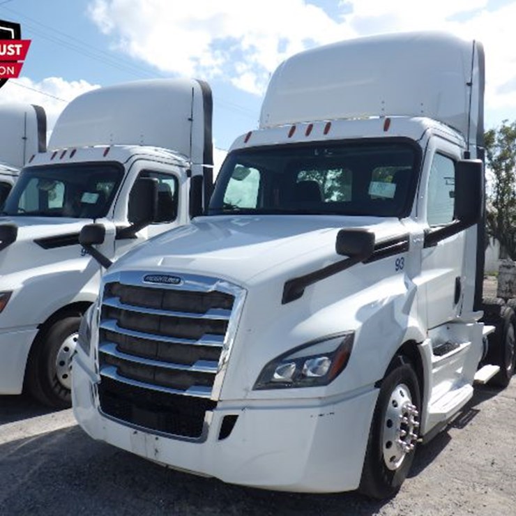 2019 FREIGHTLINER CASCADIA 126
