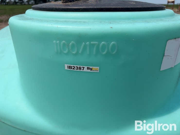 1100-gal-poly-tank-image-9