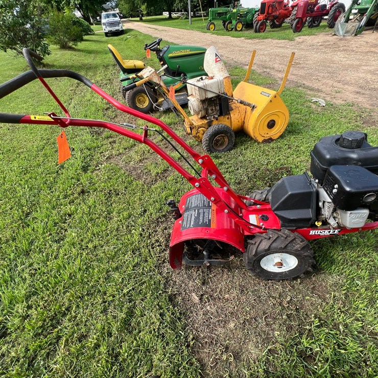 #9918 • Huskee 14" Tiller