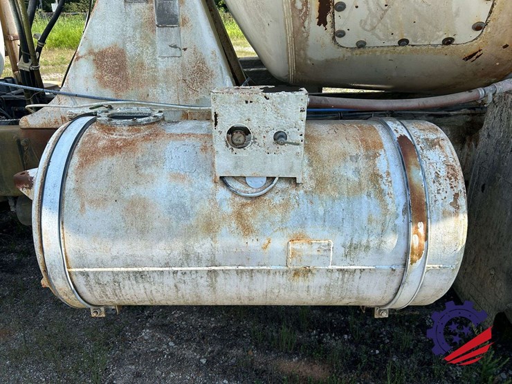 1998-mack-dm690s-image-21