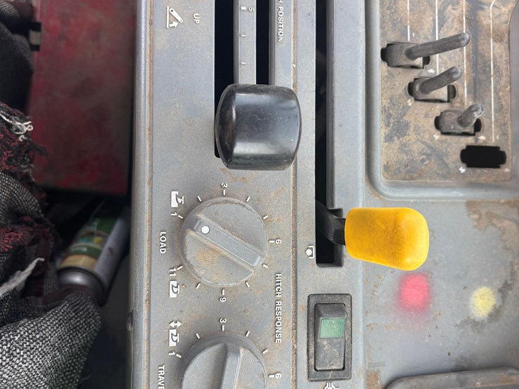 1993-case-7120-tractor-image-18