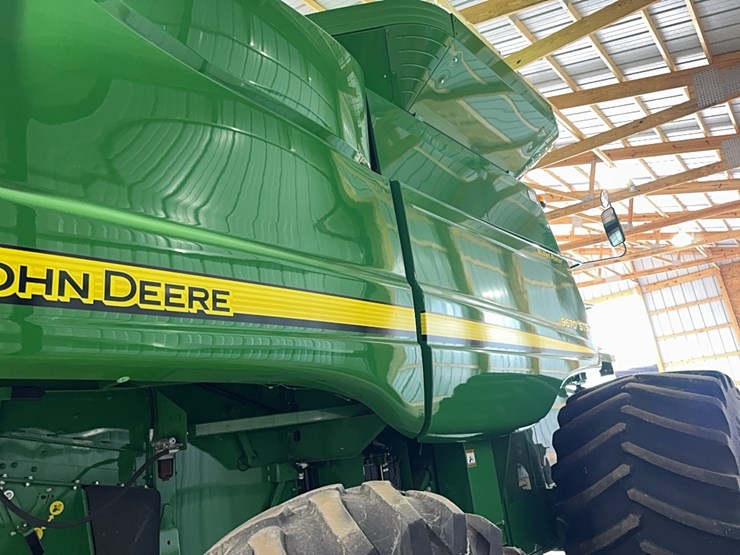 2010-john-deere-9670-sts-image-123