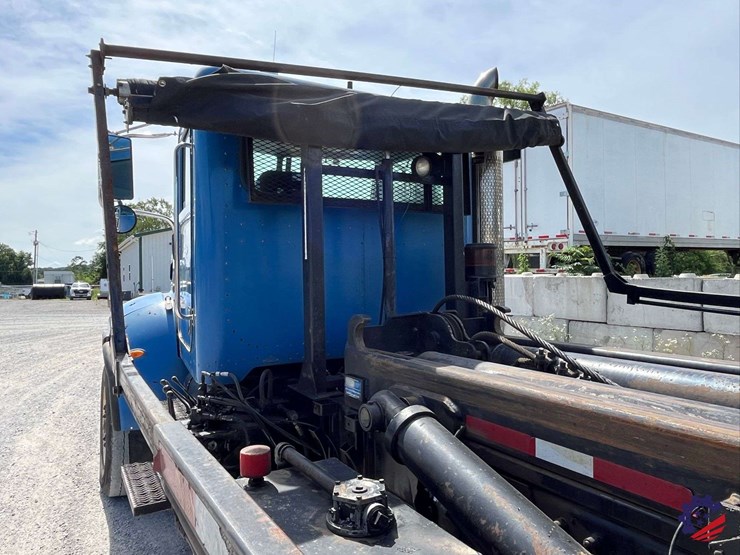 2008-peterbilt-340-image-25